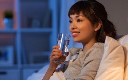 Waarom heb ik 's avonds laat zo'n dorst?