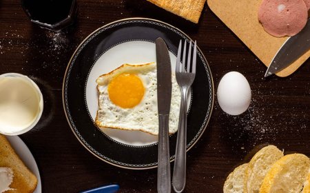 Quante uova dovrei mangiare al giorno?