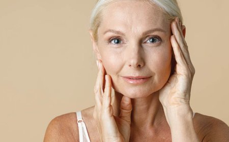 Cosa invecchia il suo viso?