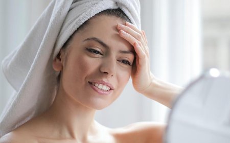 Quale carenza di vitamine causa il rilassamento cutaneo?