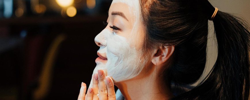 What can I put on my face at night naturally?