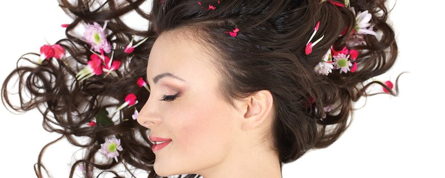 I capelli crescono più velocemente quando si dorme?